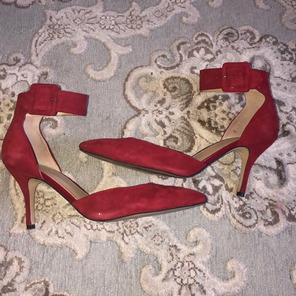 Audrey Brooke red heals